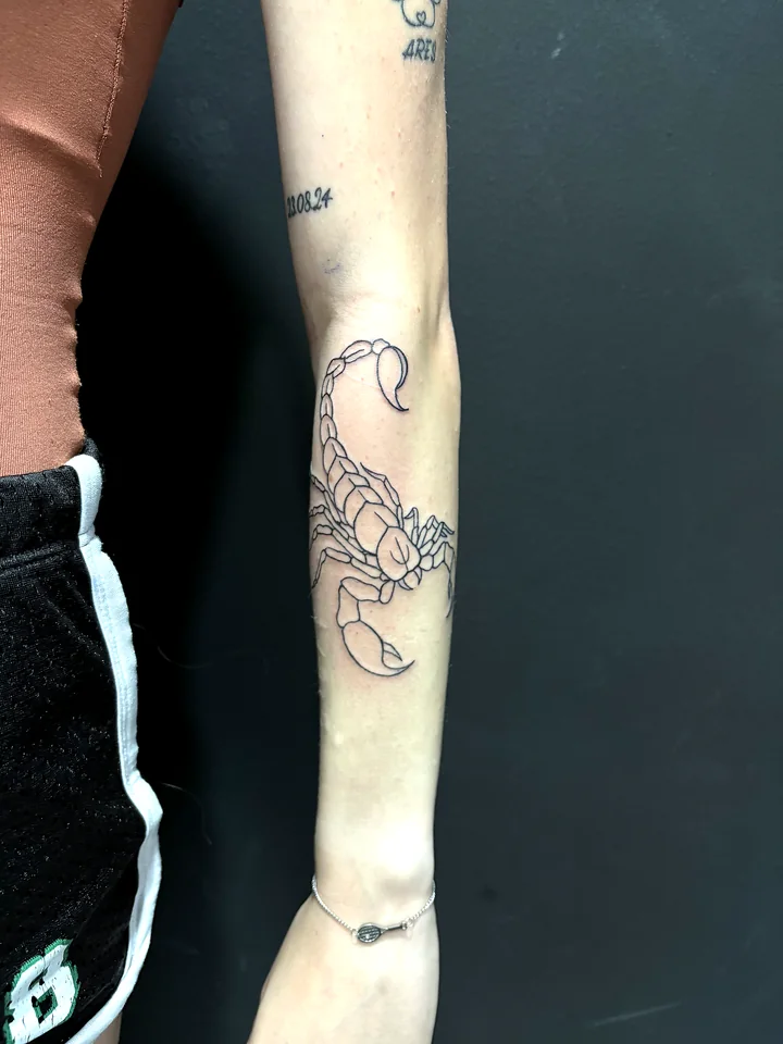 Tatuaje de linea fina