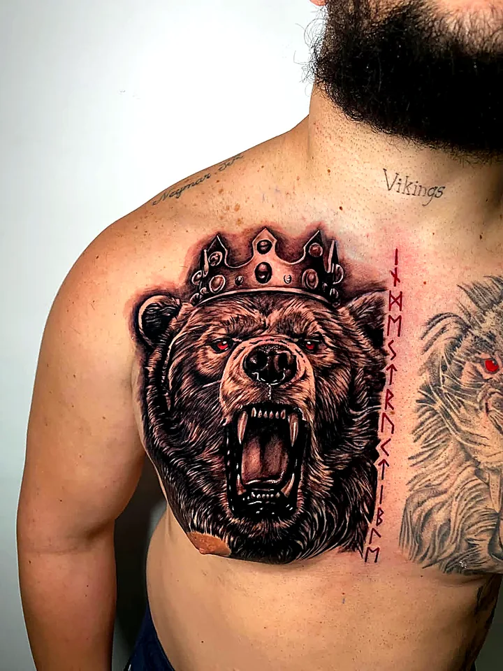 Tatuaje realista de un oso